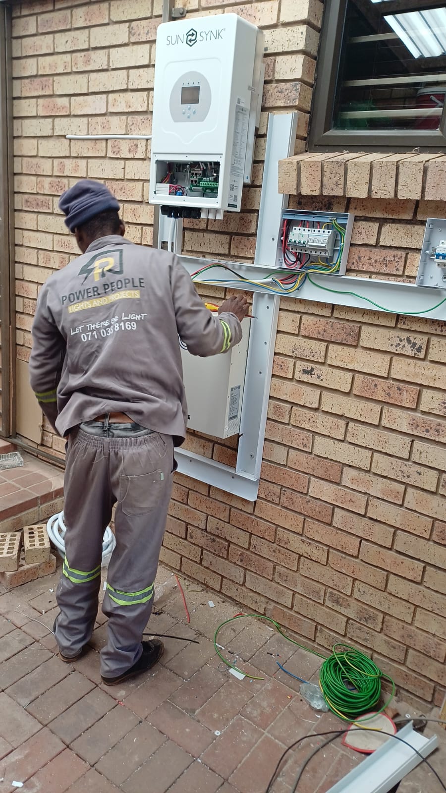 Solar inverter and backup power system installation by Power People